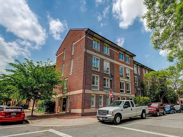 100 W Barre St — Photo 2