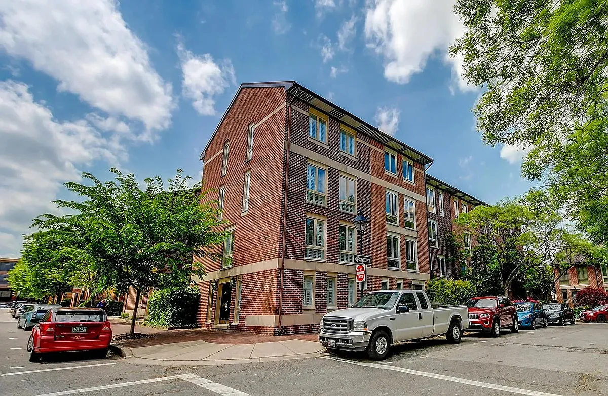 Building Photo - 100 W Barre St