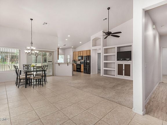 5th image of 1529 E EARL Drive