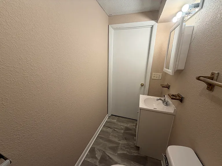 1505 Valleyview Ave — Photo 9