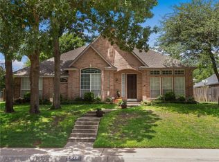 829 Longmeadow Ct, Desoto, TX 75115