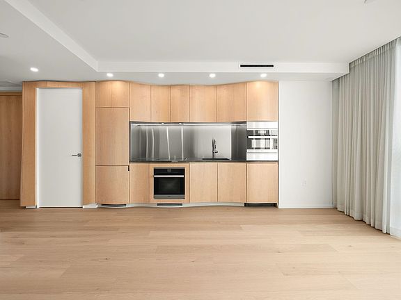 4th image of 1568 Alberni St #2004
