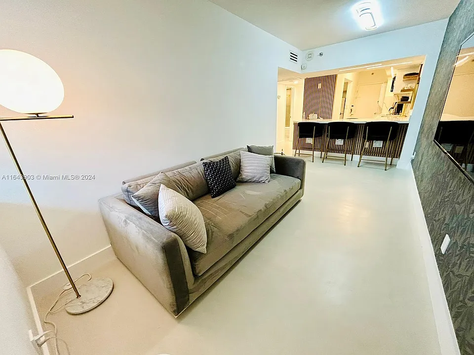 100 Lincoln Rd #445