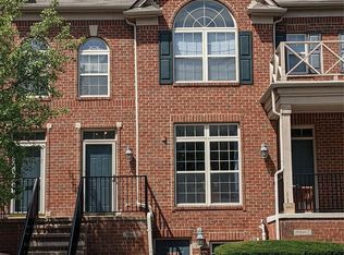 39464 Springwater Dr, Northville, MI 48168