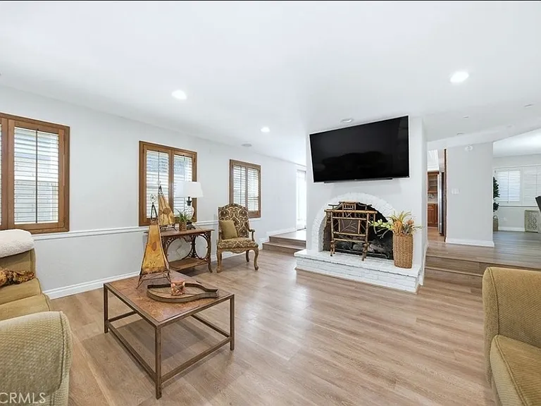 100 Electric Ave — Photo 16