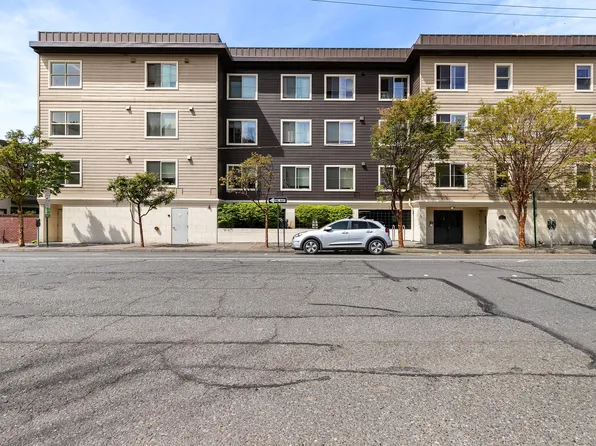 Bella Mar Apartments
