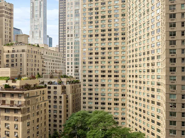 20 West 64th Street image 1 of 18