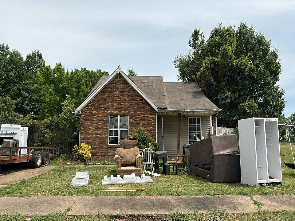 1st image of 400 Hollybrook Point
