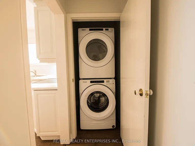 8 Weber Dr — Photo 16
