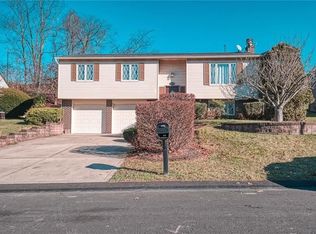 733 Bar Harbor Dr, Pittsburgh, PA