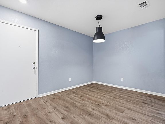 5th image of 317/319 Rawhide Loop