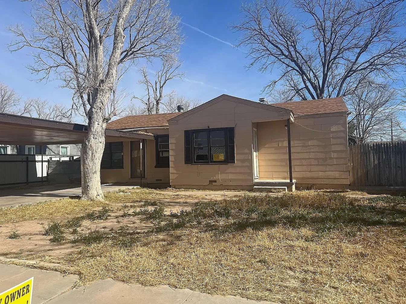 3 bed, 996 sqft, $950 — Photo 1
