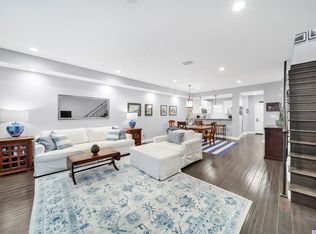 10639 Woodbridge St UNIT 103, Toluca Lake, CA 91602