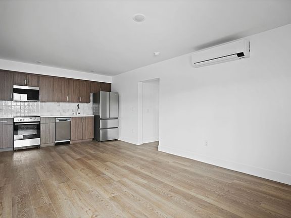 2nd image of 24452 Del Prado #2B-1Ba-687Sqft