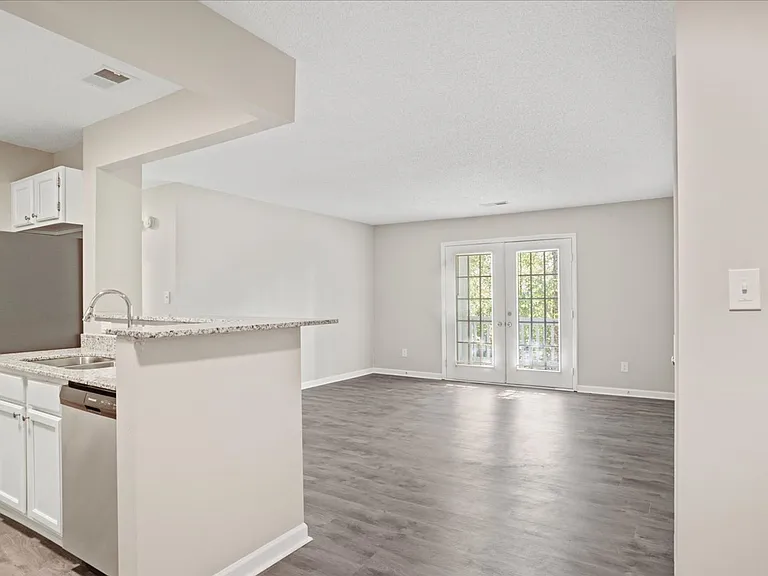 Briarwood Apartments — Photo 24