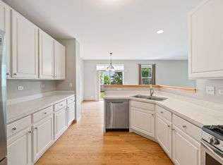 2805 Overbeck Ln, West Chicago, IL