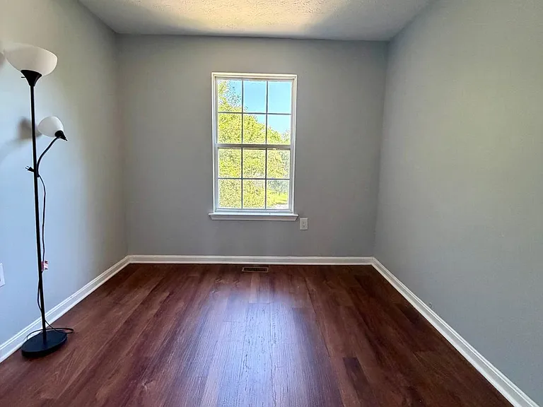 9804 Royal Commerce Pl — Photo 14