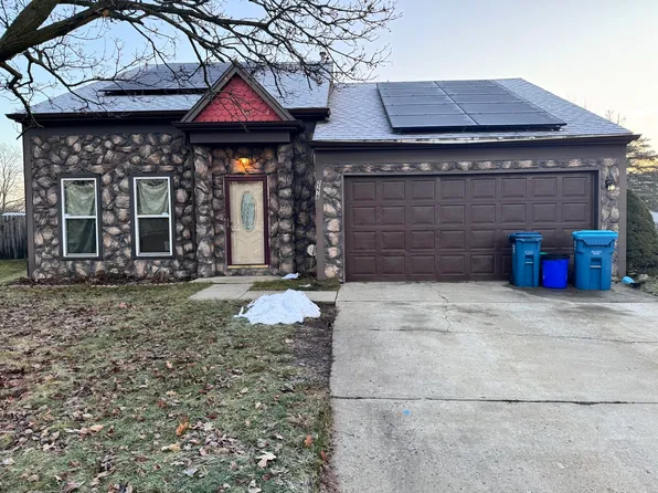 2278 Highfield Ln, Aurora, IL 60504