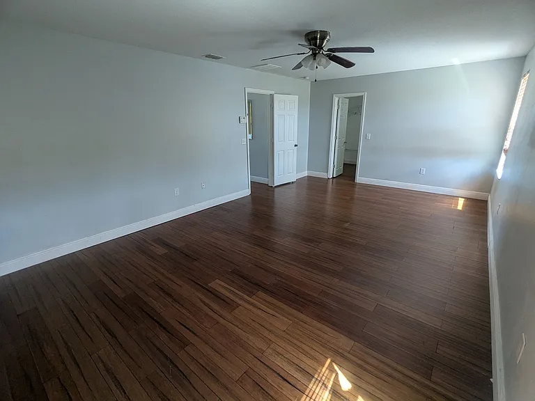 1628 Strathmore Cir — Photo 7