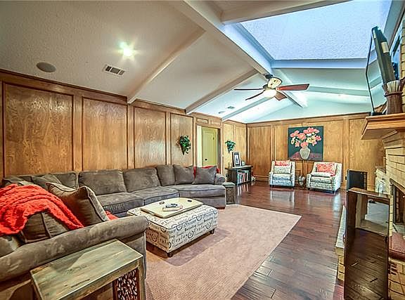 3rd image of 3313 Bandolino Ln