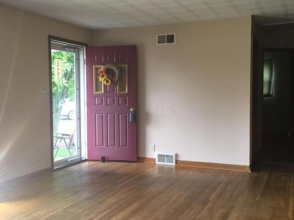 3rd image of 101 Mary St