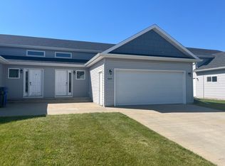 6045 58th St S, Fargo, ND 58104
