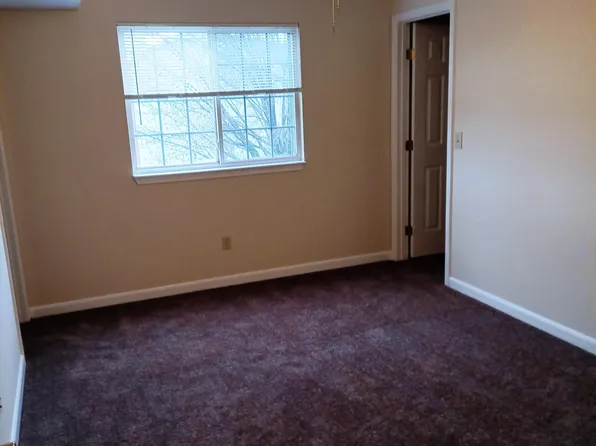 135 Dale Hollow Dr APT 8, Erlanger, KY 41018