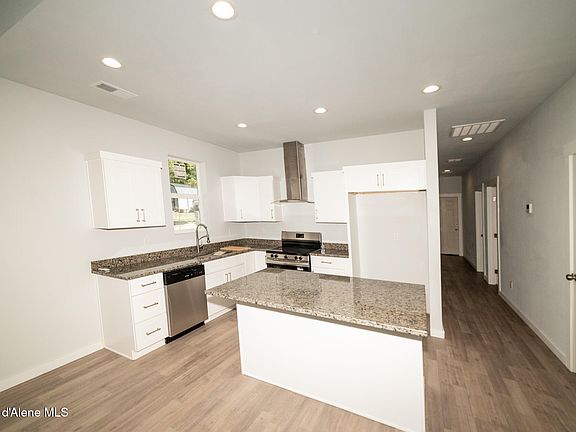 4th image of 261 F St