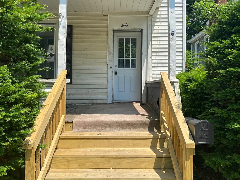 60 Center St — Photo 5