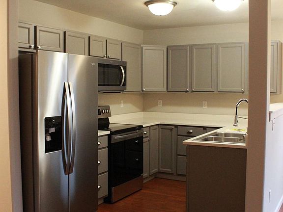4th image of 208 E Galena St #A