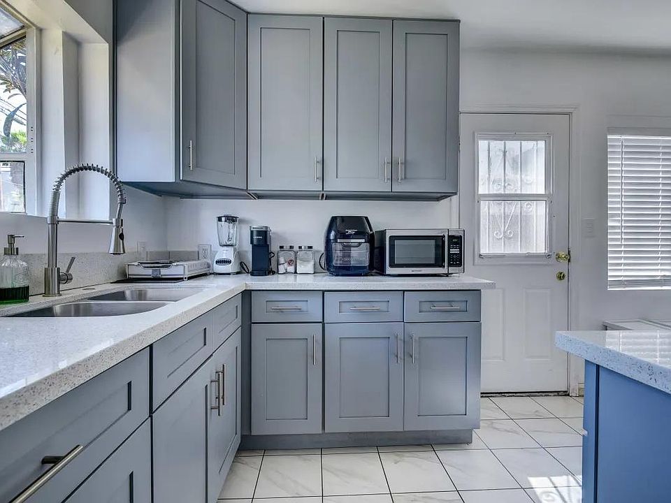 1st image of 704 W Beach Ave