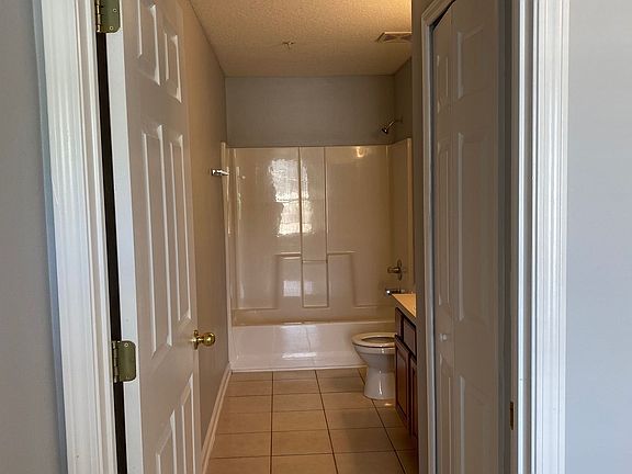5th image of 5101 Playpen Dr Unit 13