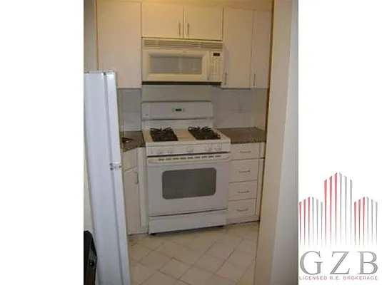 Rented by Avenues Real Estate | media 64