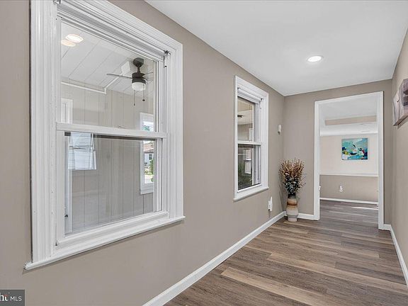 5th image of 119 Smith Ave