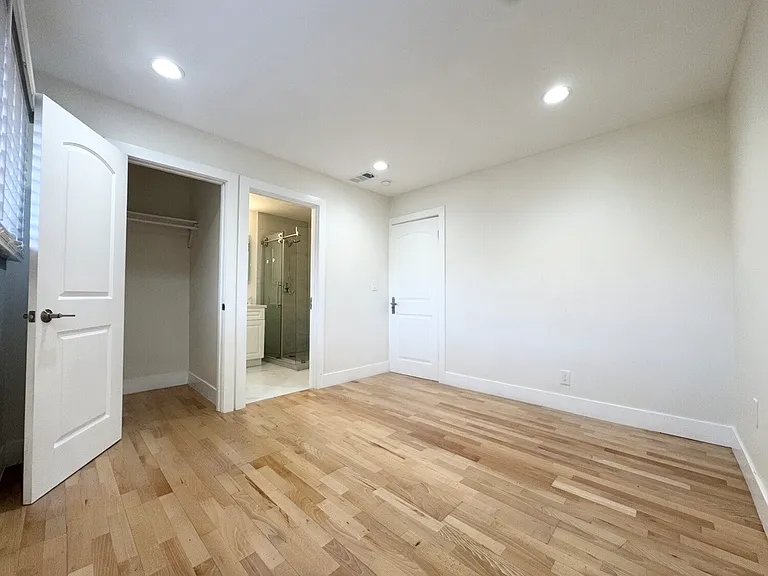 2215 El Monte Ave — Photo 5