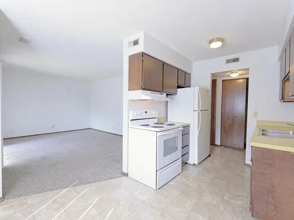 1917 J St #4, Lincoln, NE 68510