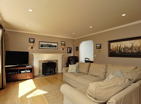4th image of 143 Amsterdam Ave