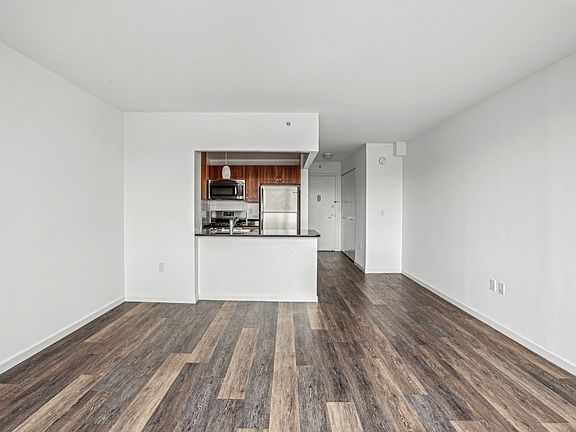 5th image of 229 Chrystie St #919-B