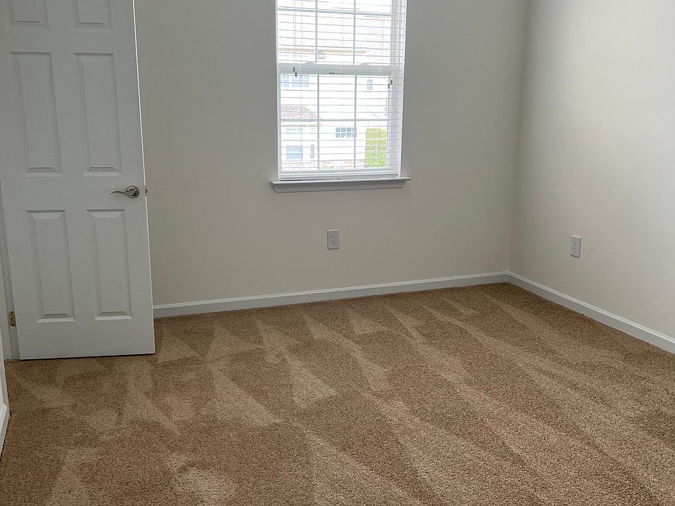 Smaller bedroom