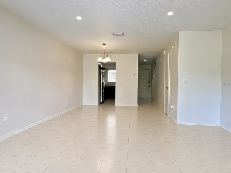 205 Eden Ln — Photo 5
