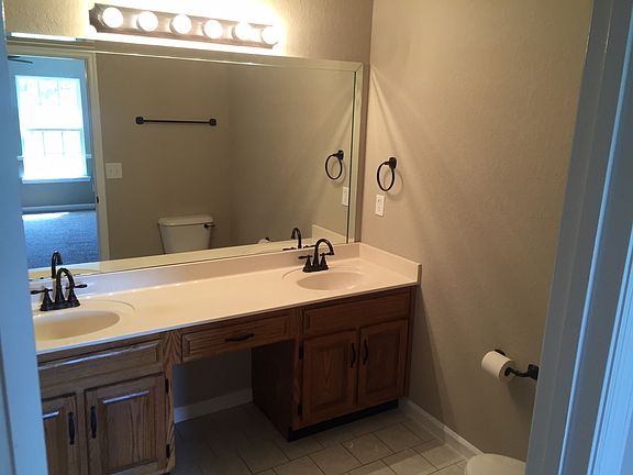 5th image of 464 Flagstone Dr