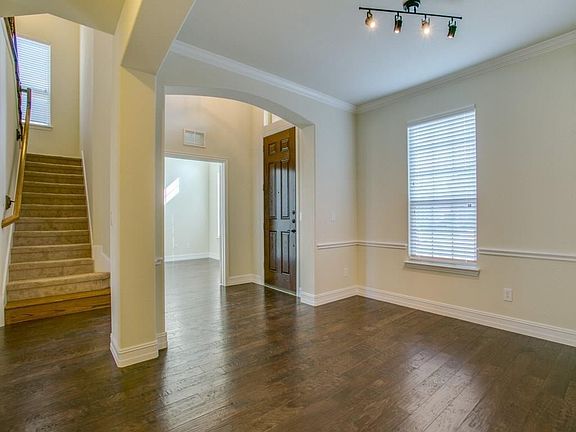 4th image of 677 Dunhill Ln