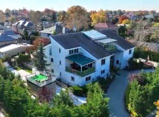 21540 27th Ave, Bayside, NY 11360