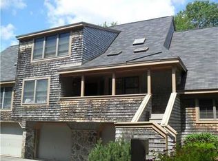 21 Merrimac Pl, Cape Elizabeth, ME 04107