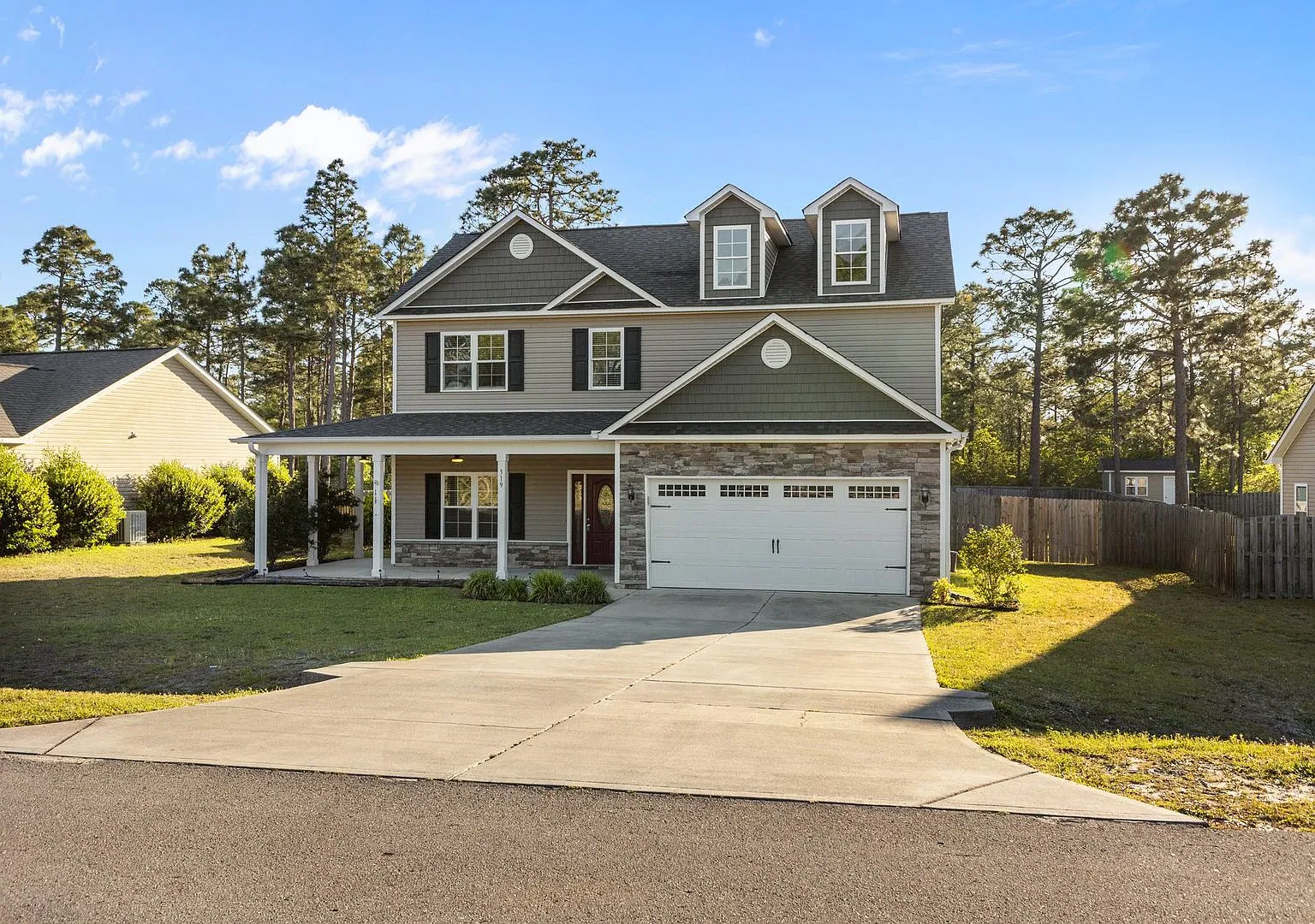319 Inverness Drive — Photo 3