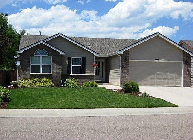 1st image of 402 Hemlock Dr