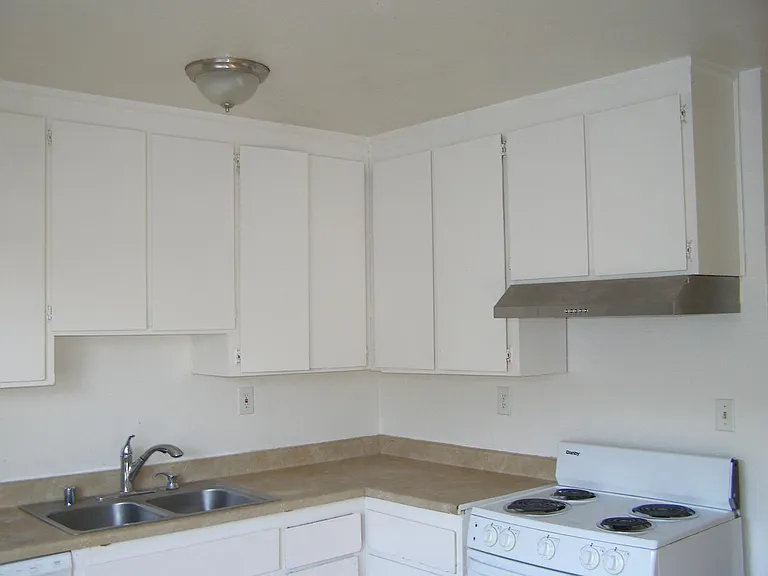 1620 Sycamore Dr #3 — Photo 8