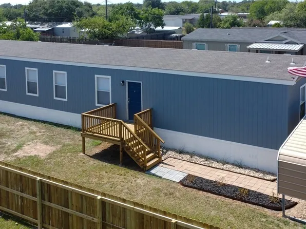 305 Golden Eye Loop, Victoria, TX 77905