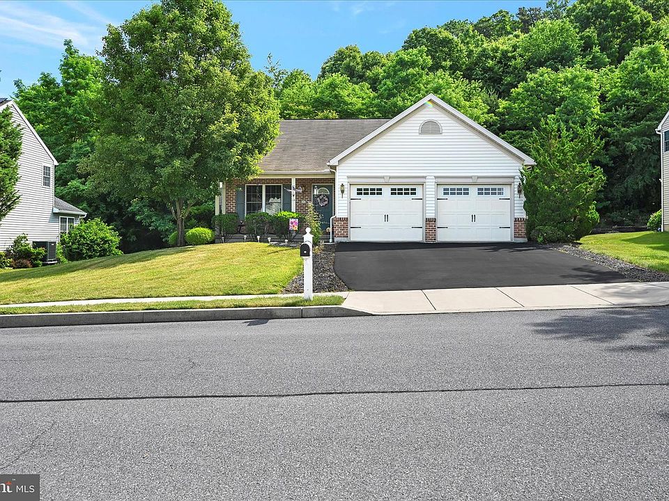1st image of 14 Cranberry Ct