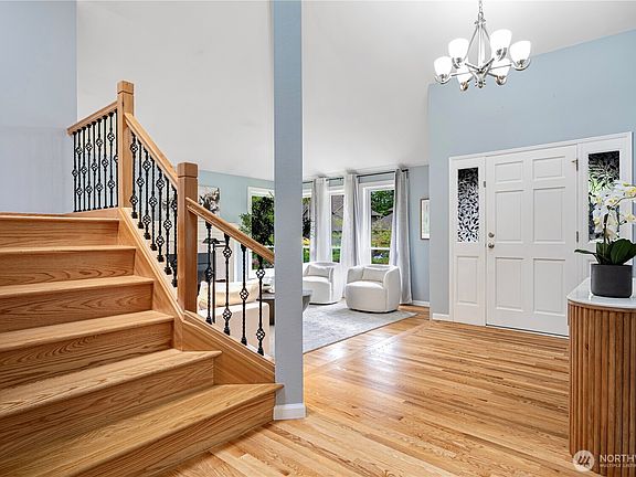 4th image of 2909 217th Avenue SE